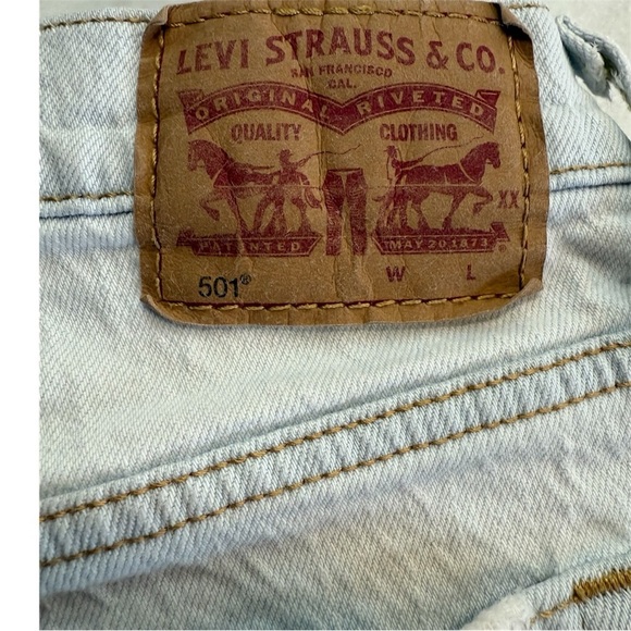 Levi’s Button Fly 501 Jean Shorts Size 30 - Picture 3 of 4